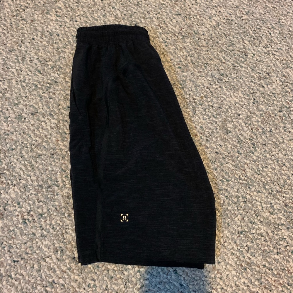 Lululemon Men’s Black Shorts Small 9-Inch Inseam
